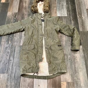 Abercrombie & Fitch Women's Olive Green Sherpa Lined Fur Parka Coat Size Small
